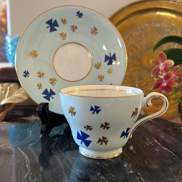 Vintage Aynsley Girl Guides Teacup and Saucer Bone China Made in England HTF - Picture 10 of 11